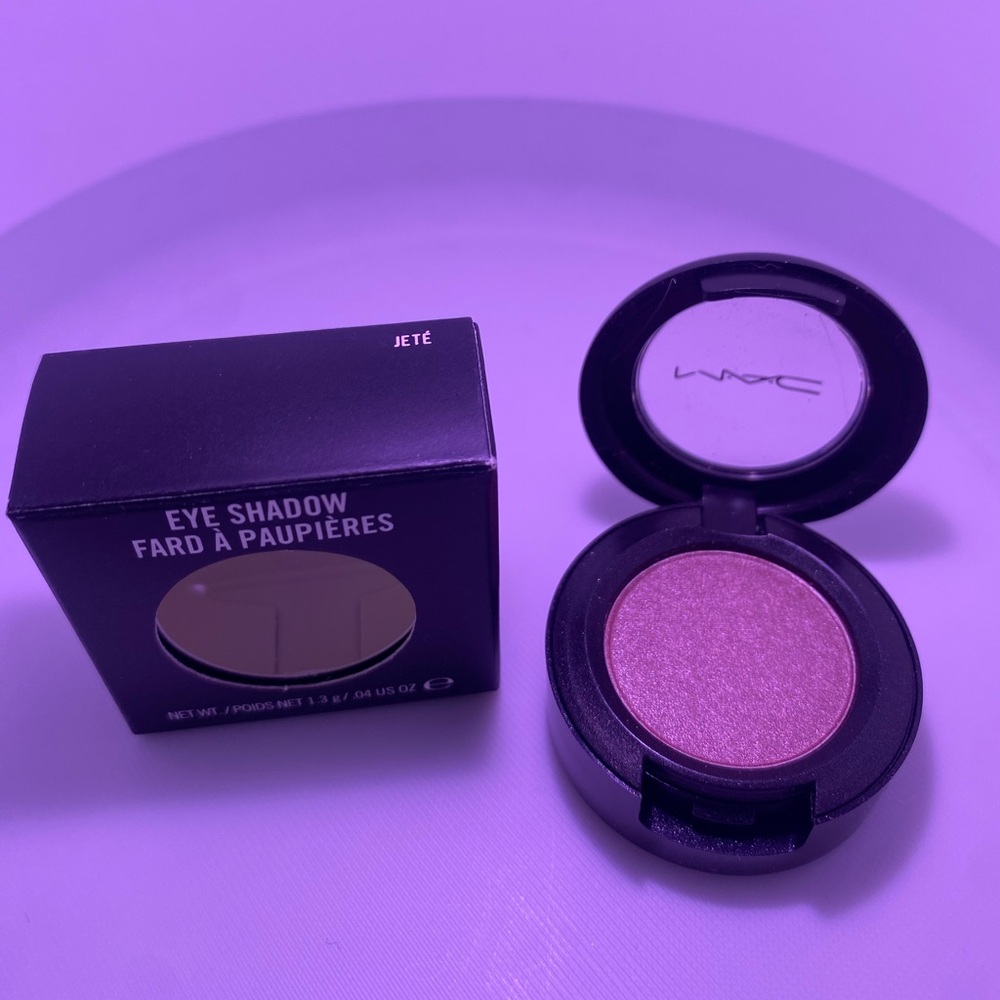 MAC cosmetics Jete eye shadow